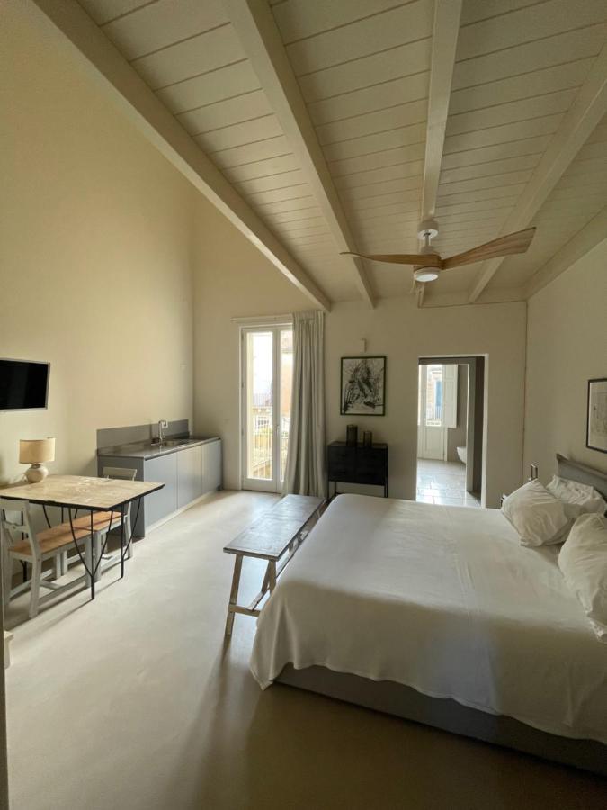 Lu Leccio Aparthotel Lecce Ngoại thất bức ảnh